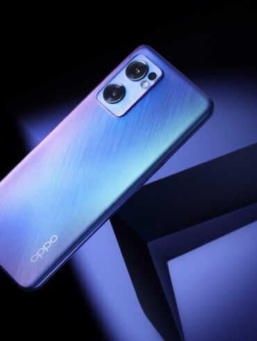 Image of the Startrails Blue OPPO Reno7 5G handset