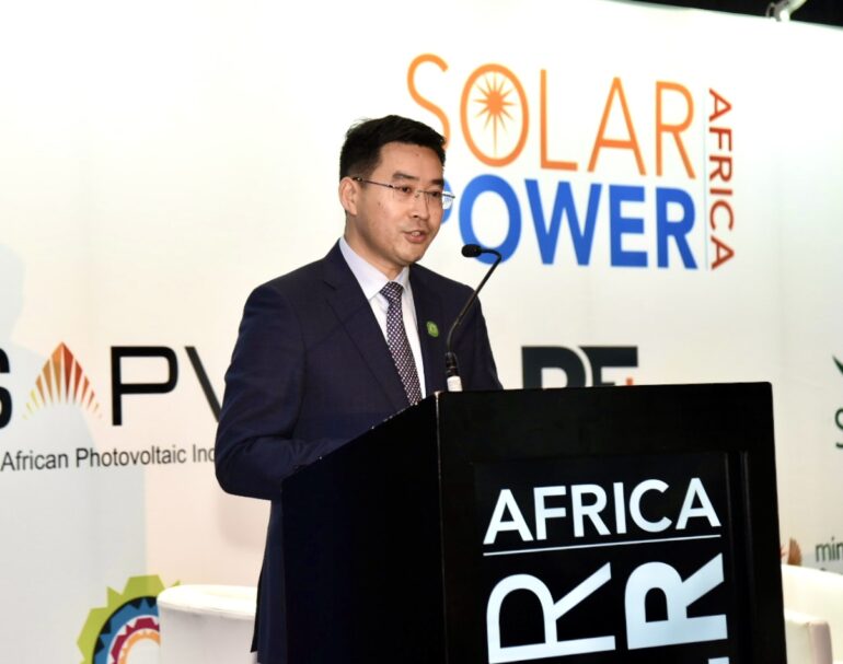 Picture of Xia Hesheng, President of Huawei Digital Power Sub-Saharan Africa Region giving a keynote speech.